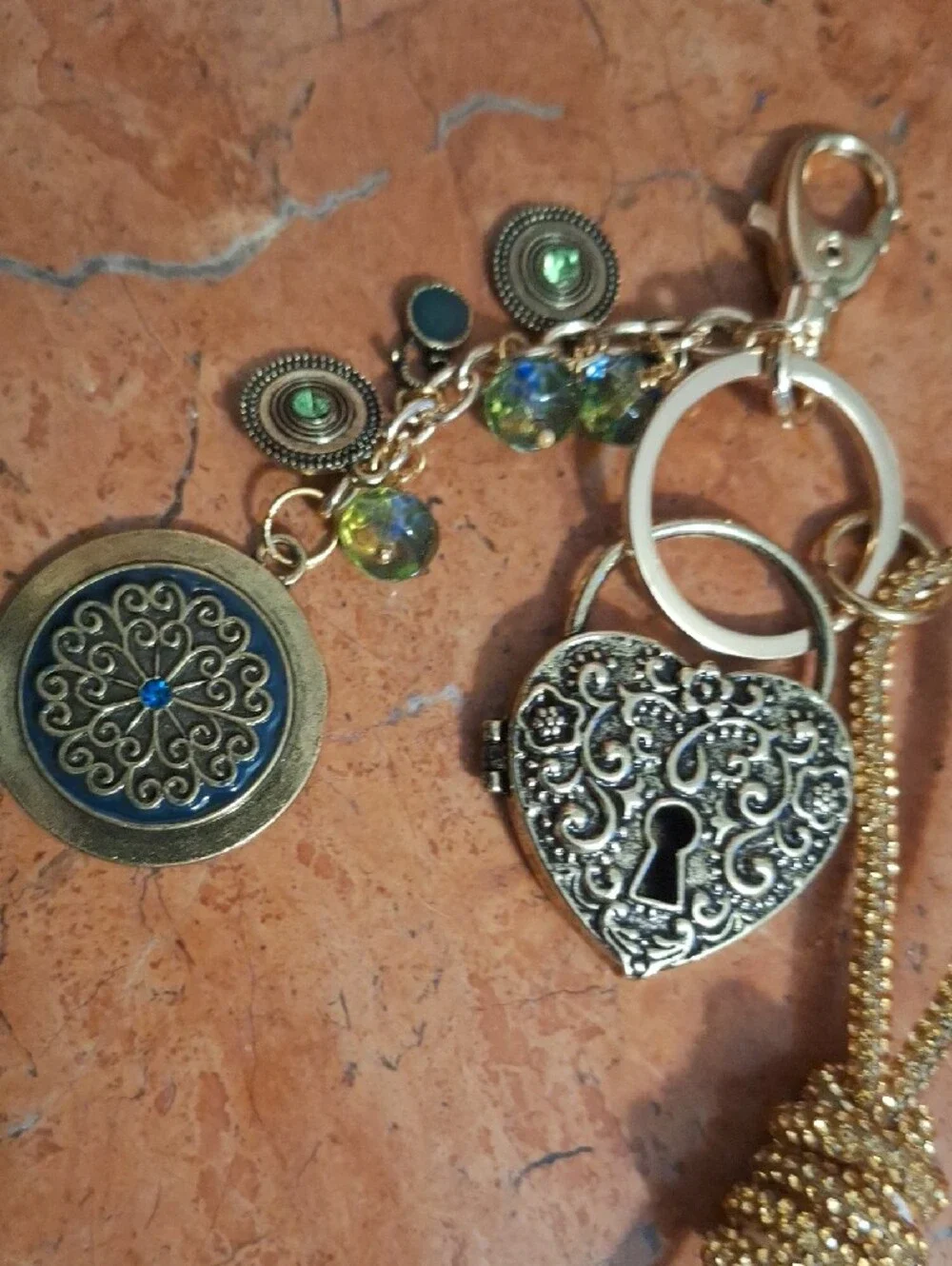 N/A elegant gold